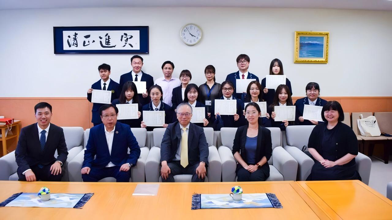 深化国际交流，培育卓越人才丨辽宁何氏医学院研学团赴日本交流访学，2人获北海道文教大学硕士“内诺”资格