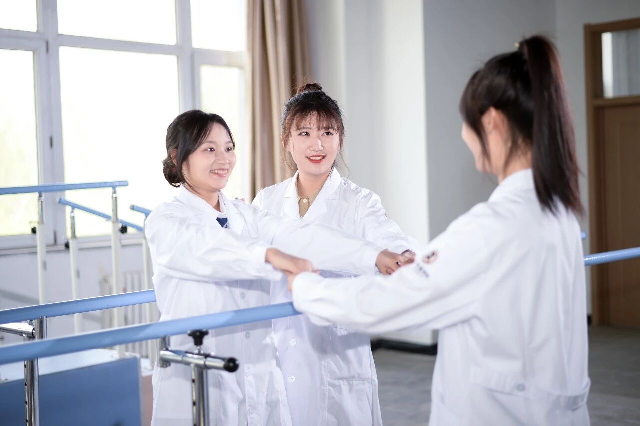 【师德榜样】张瑛璠：以技愈身，以心愈人