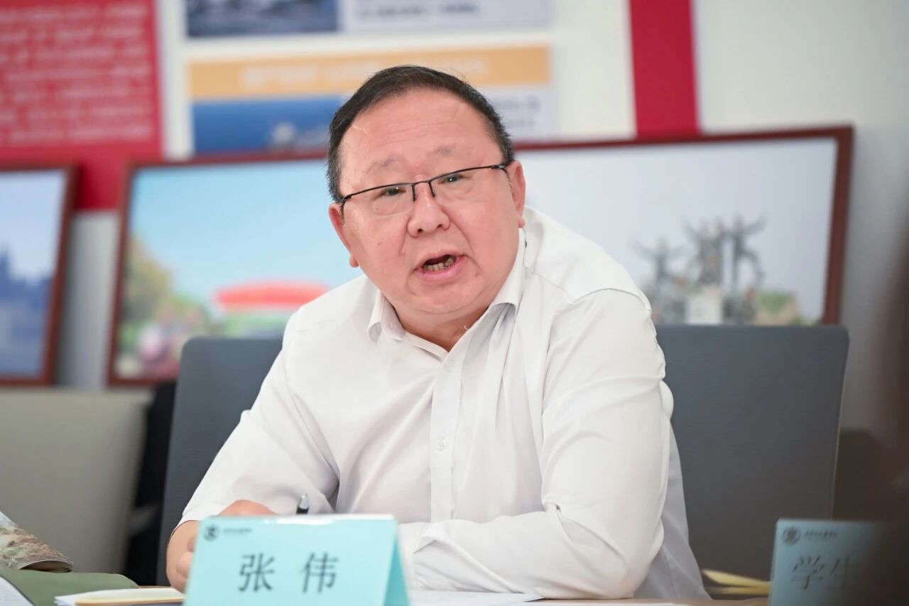 师生同心共践正确政绩观、共谱学校发展新篇| 学校党委召开树立和践行正确政绩观学习教育学生座谈会