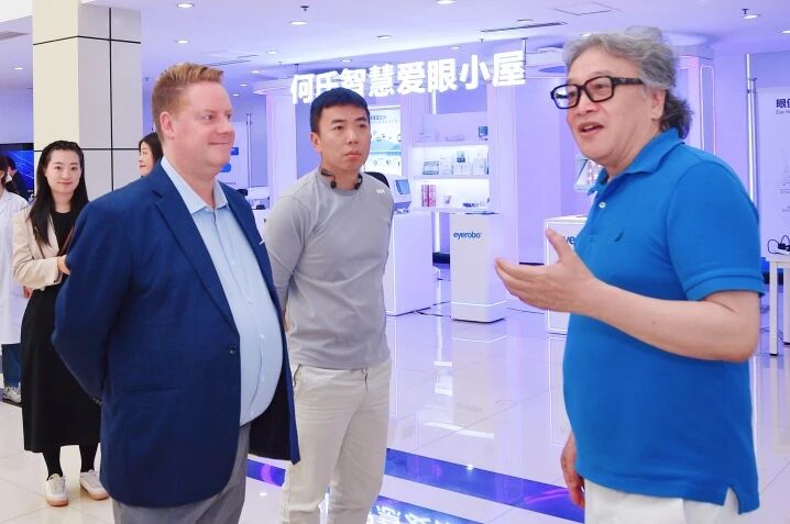 知名指挥家体验眼镜加工、医学生学指挥，这场跨界太奇妙！